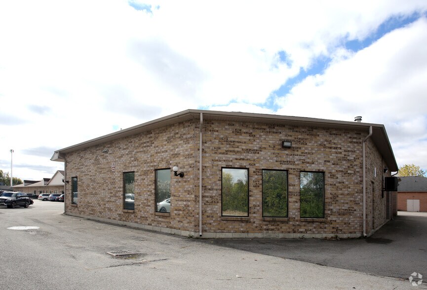 1385 N Routledge Park, London, ON for lease - Building Photo - Image 3 of 6