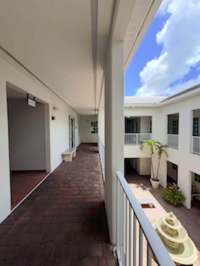 5300-5350 W Hillsboro Blvd, Coconut Creek, FL 33073 - Unit 213 - - Lobby - Image 1 of 9