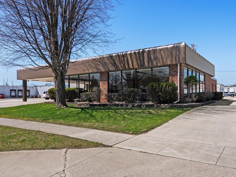 1200 N 24th St, Manitowoc, WI for sale - Building Photo - Image 1 of 1