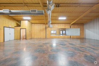 2602 Fort Worth Hwy, Weatherford, TX for lease Interior Photo- Image 2 of 5