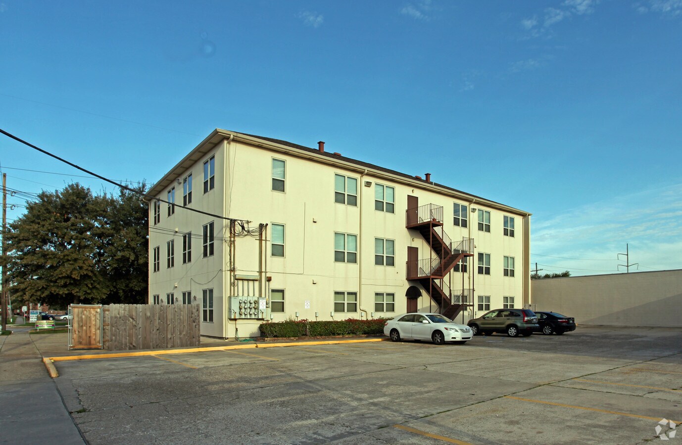 3351 Severn Ave, Metairie, LA 70002