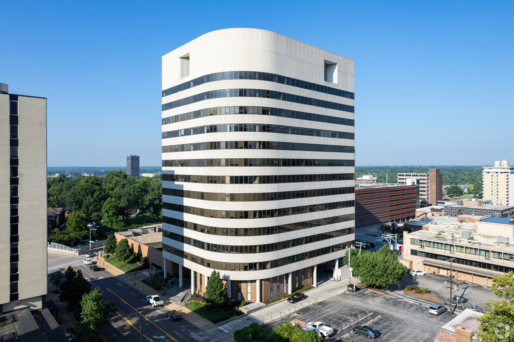 231 S Bemiston Ave, Clayton, MO for lease Building Photo- Image 1 of 27