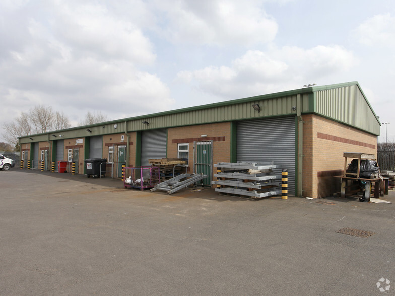 Aurillac Way, Retford for lease - Primary Photo - Image 1 of 4