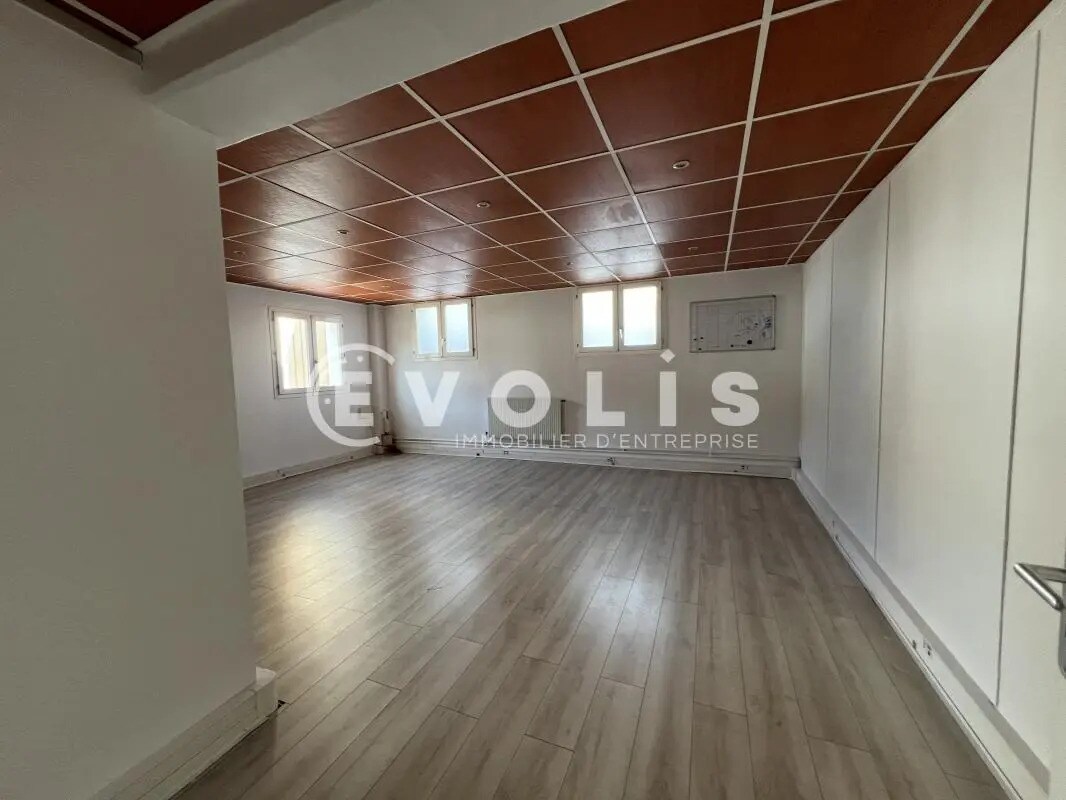 Flex in Neuilly-sur-Marne for lease Interior Photo- Image 1 of 8