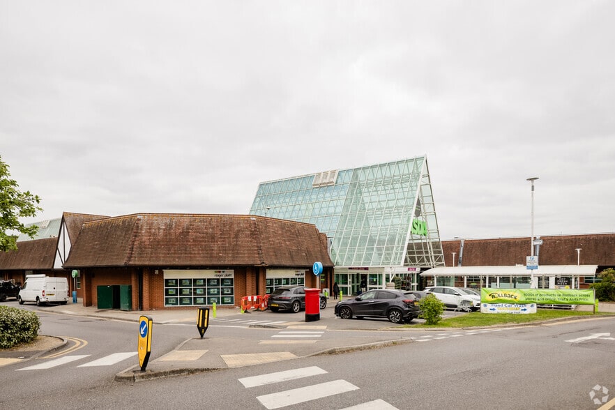 Chalfont Way, Reading for sale - Primary Photo - Image 1 of 1