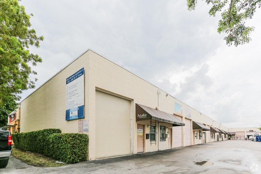 4520 SW 71st Ave, Miami, FL for lease - Building Photo - Image 1 of 4