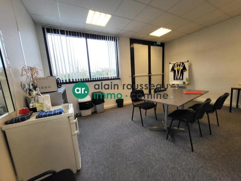 Office in Angers for sale - Interior Photo - Image 2 of 3