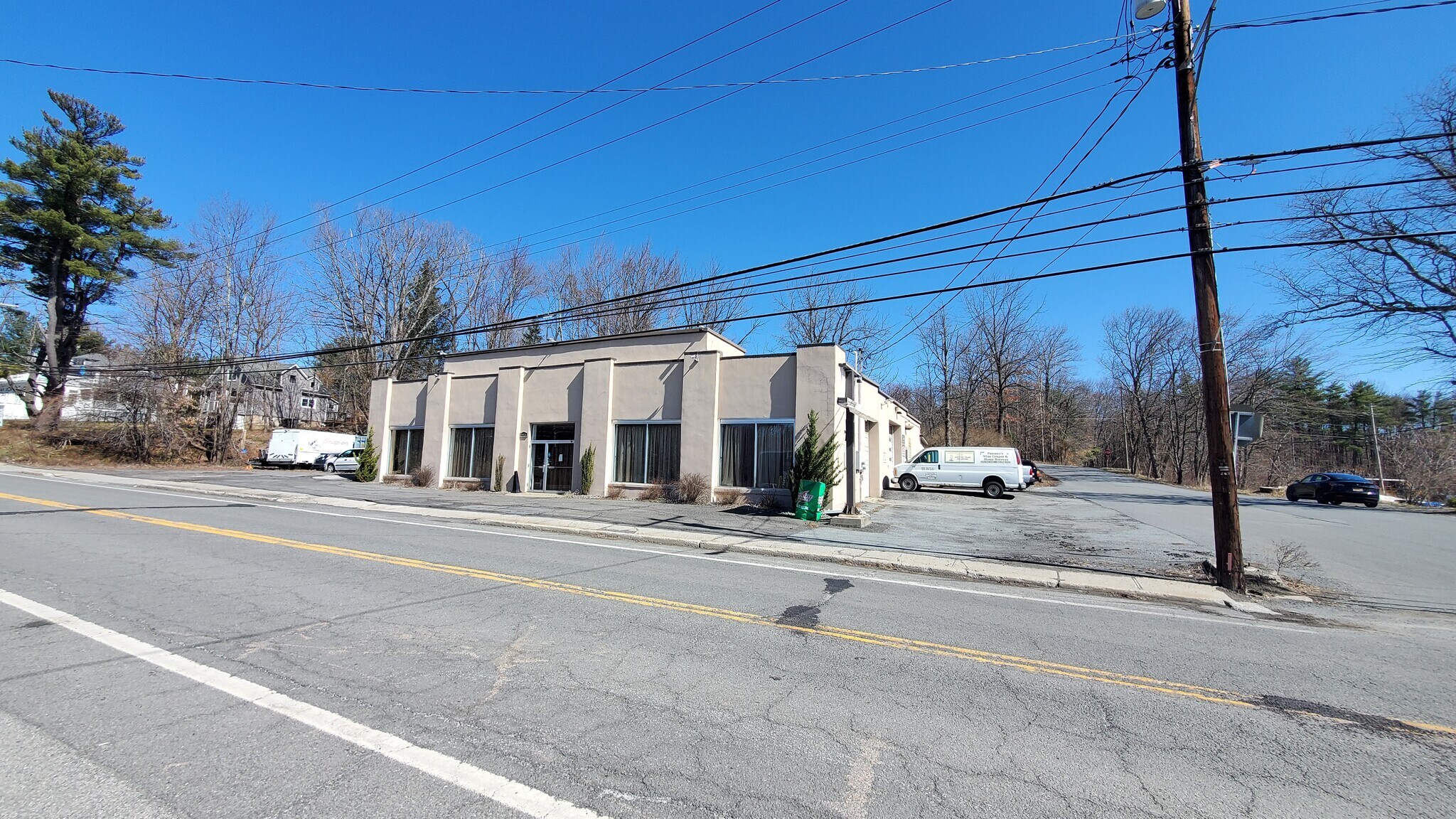 2420 Rt 52, Pine Bush, NY 12566 Ford Dealership