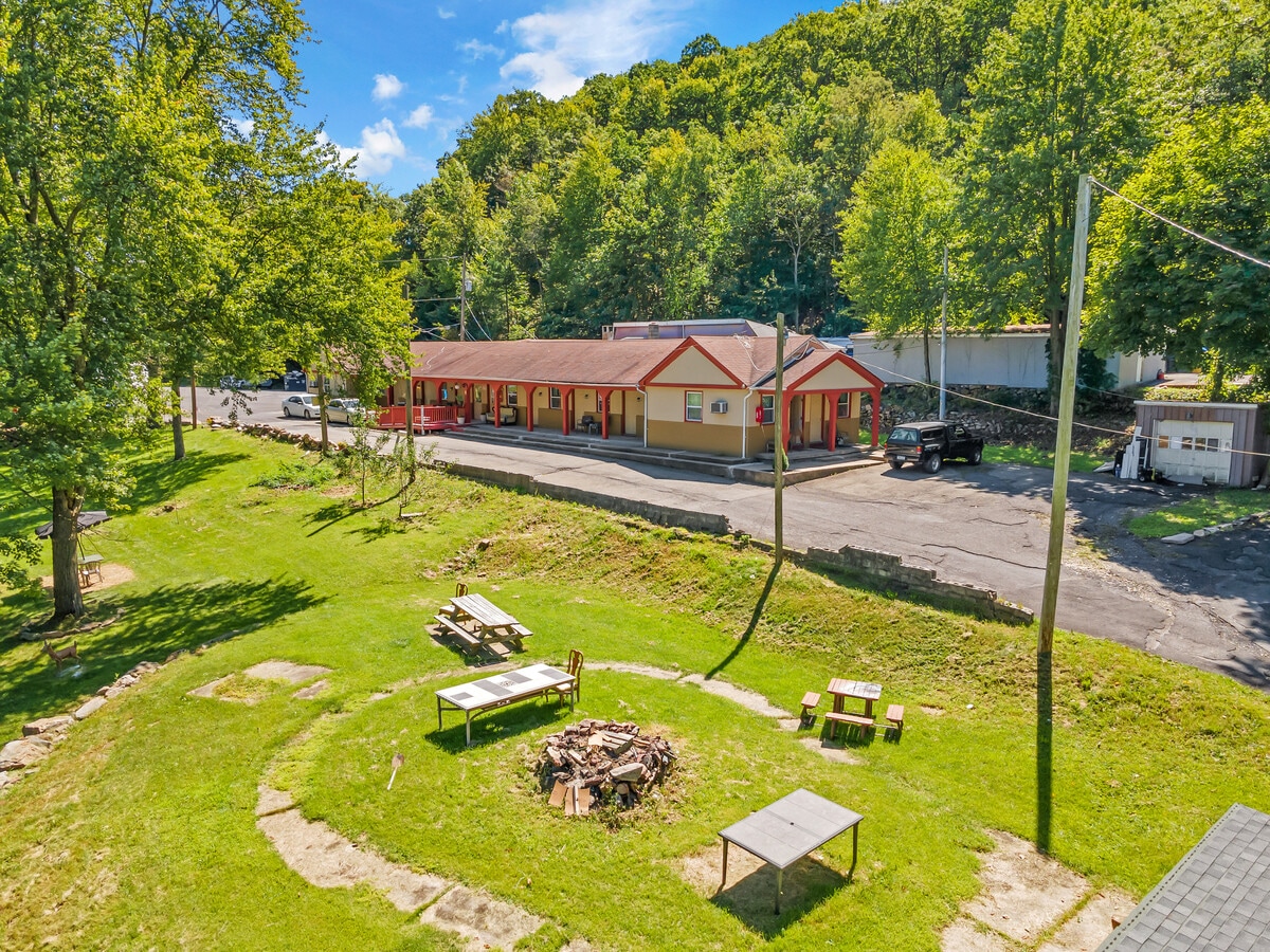 213 Emerson Rd, Wind Gap, PA 18091