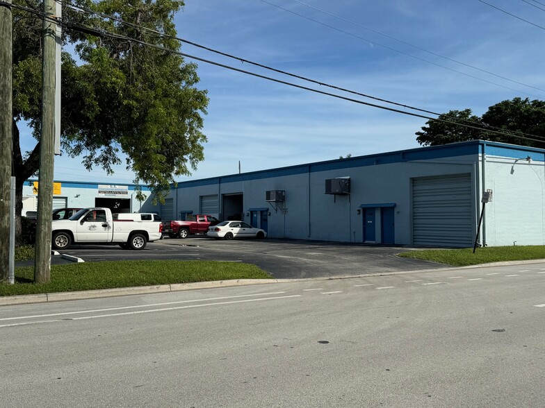 3030-3056 SW 4th Ave, Fort Lauderdale, FL for lease - Building Photo - Image 2 of 5