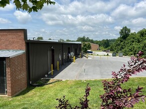 251 Gretas Way, Kernersville, NC for lease Building Photo- Image 2 of 9