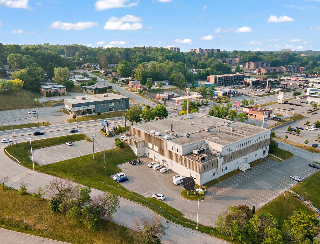 3330 Rue King O, Sherbrooke, QC for sale Primary Photo- Image 1 of 2