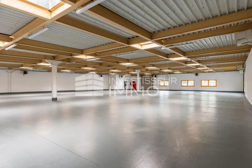 Office in Croissy-Beaubourg for lease - Interior Photo - Image 1 of 4