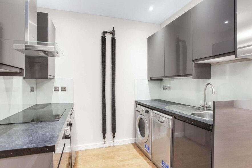 1-4 Christina St, London for lease - Building Photo - Image 3 of 13