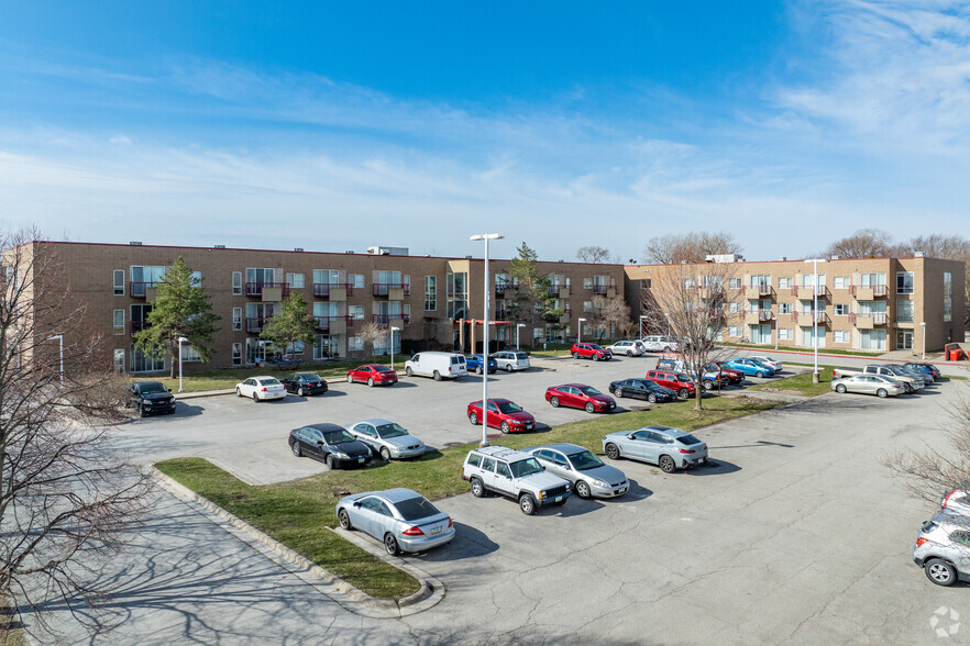 5910 Lincoln Way, Ames, IA for sale - Primary Photo - Image 1 of 1