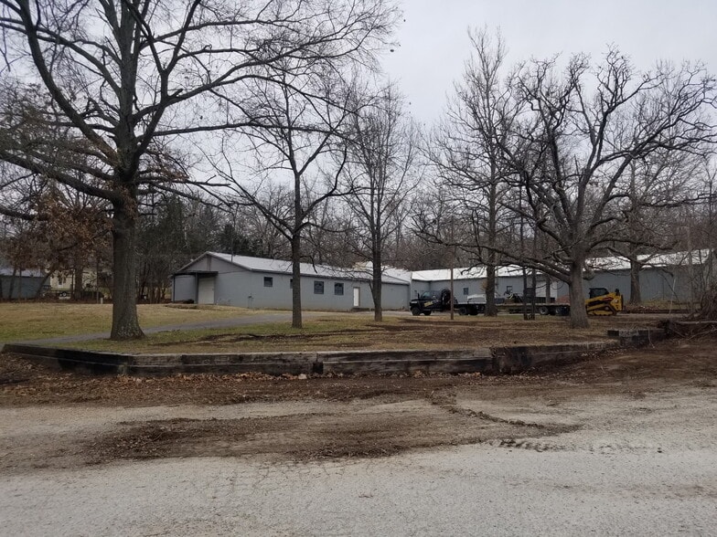 990 Red Bud Dr, Warsaw, MO for sale - Building Photo - Image 1 of 13