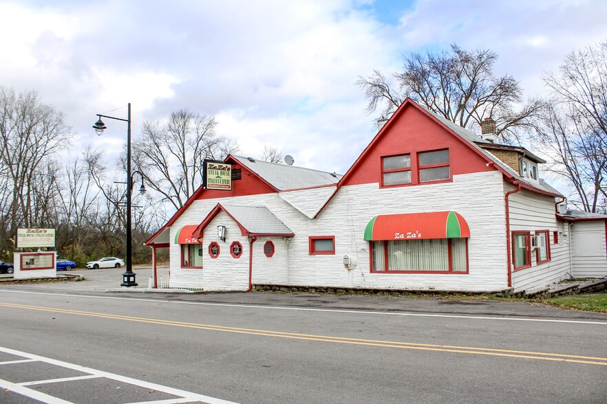69 Washington St, Fox Lake, IL for sale - Building Photo - Image 3 of 23