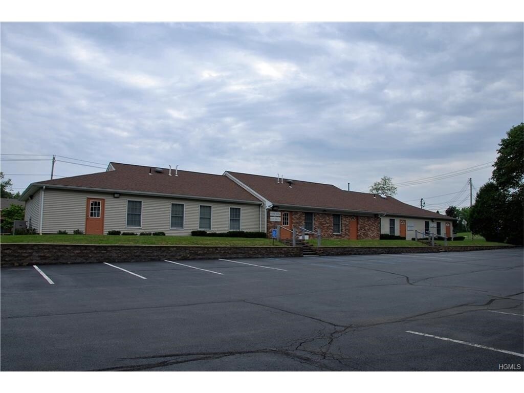 200 Ronald Reagan Blvd, Warwick, NY for sale Primary Photo- Image 1 of 1