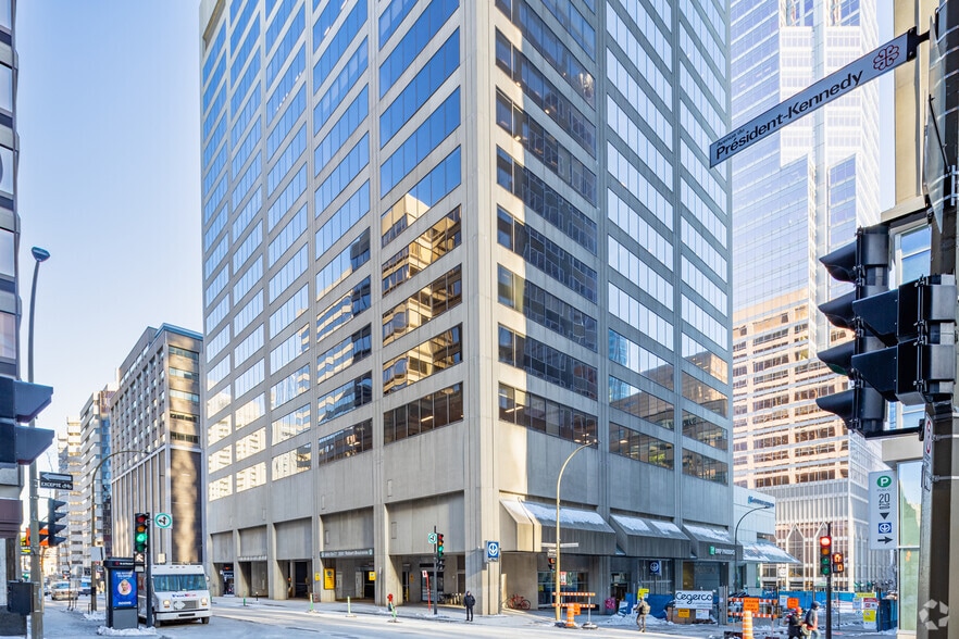 2001 Boul Robert-Bourassa, Montréal, QC for lease - Building Photo - Image 3 of 6