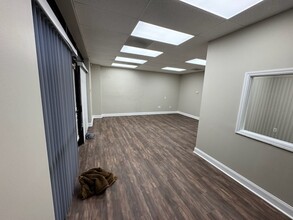 500 New Hope Rd, Raleigh, NC for lease Interior Photo- Image 2 of 4