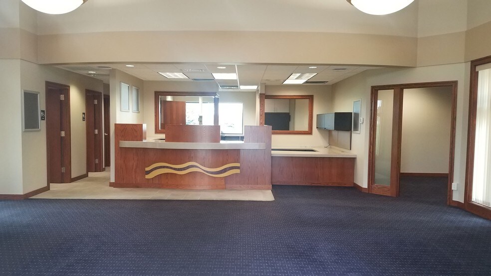 900 18th Ave NW, Austin, MN for sale - Building Photo - Image 1 of 1