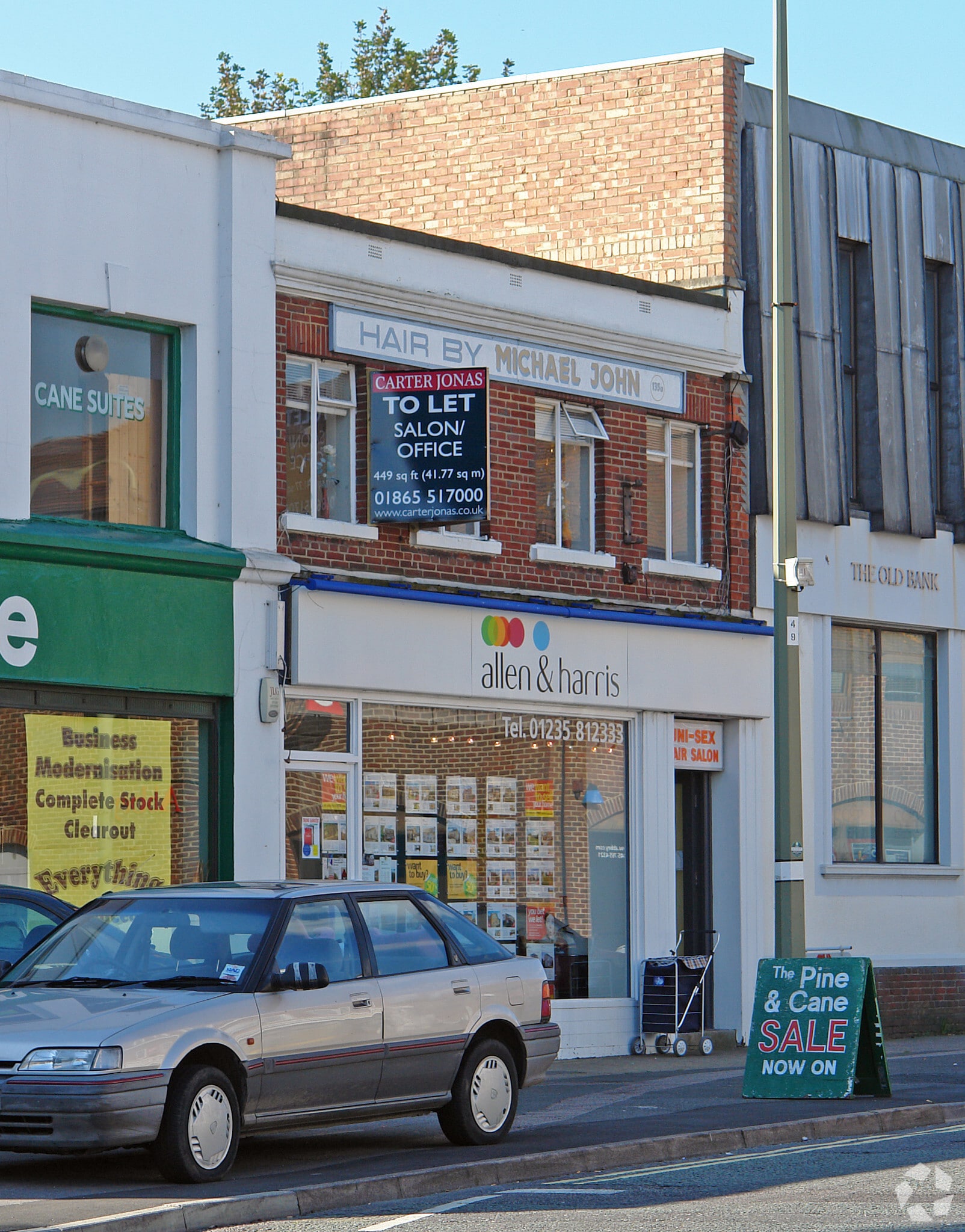 135 Broadway, Didcot for sale Primary Photo- Image 1 of 1