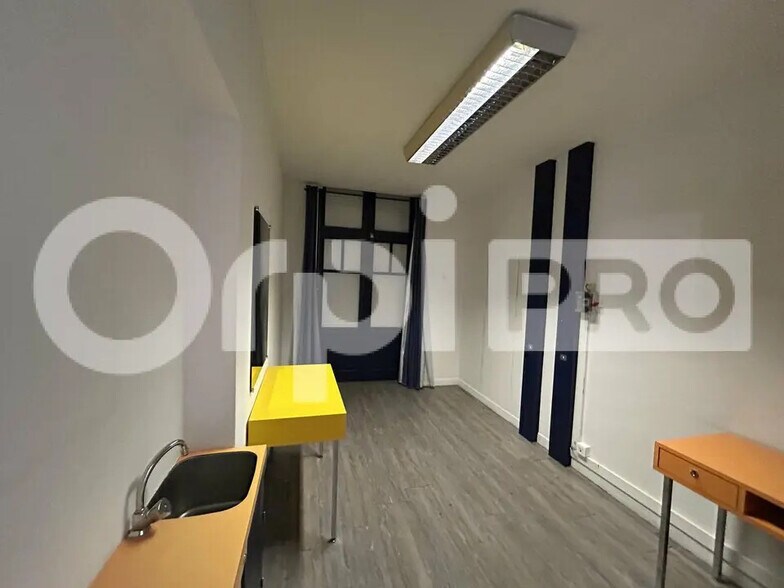 Office in Montluçon for lease - Interior Photo - Image 3 of 12