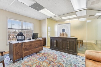 9911-9913 Georgetown Pike, Great Falls, VA for lease Interior Photo- Image 2 of 19