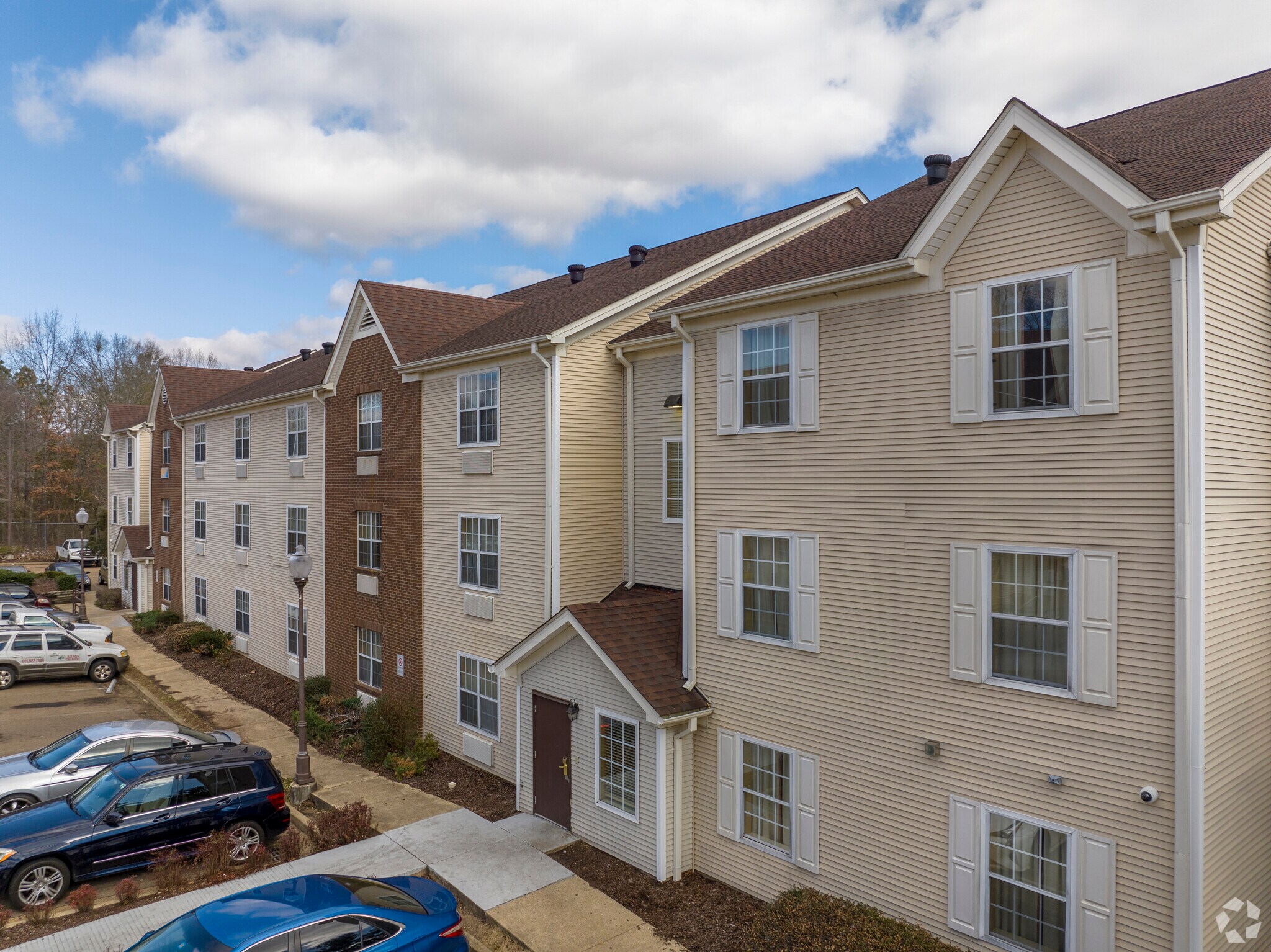 572 E Beasley Rd, Jackson, MS 39206 Suburban Studios Jackson East Beasley Road