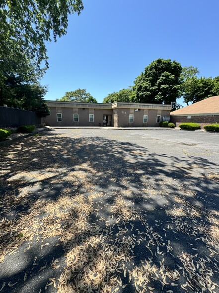 116 Oakland Ave, Port Jefferson, NY for sale - Building Photo - Image 3 of 3