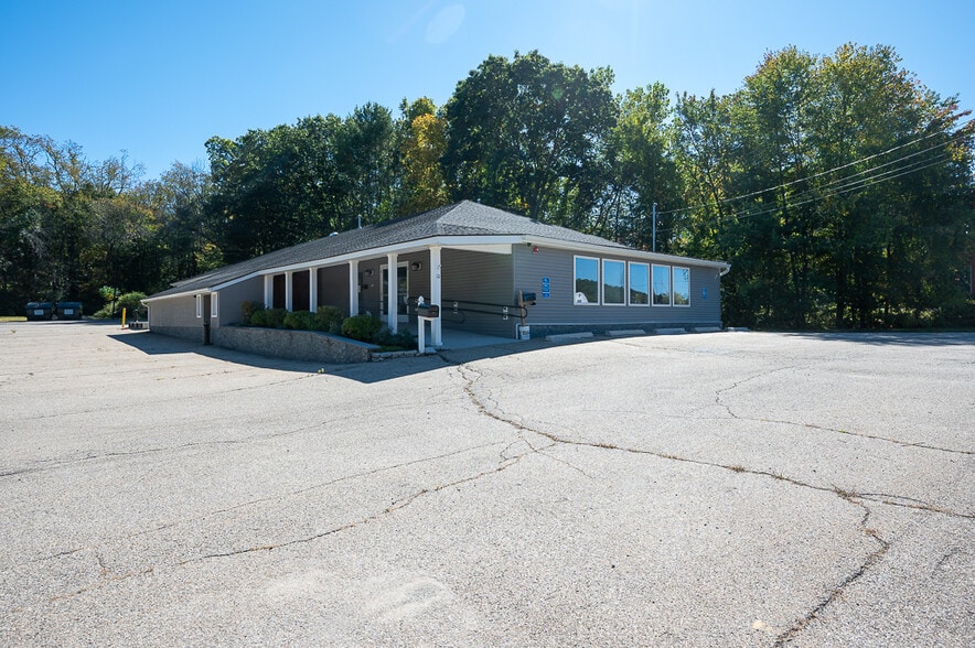 10 Meadow Rd, Spencer, MA for sale - Building Photo - Image 1 of 80