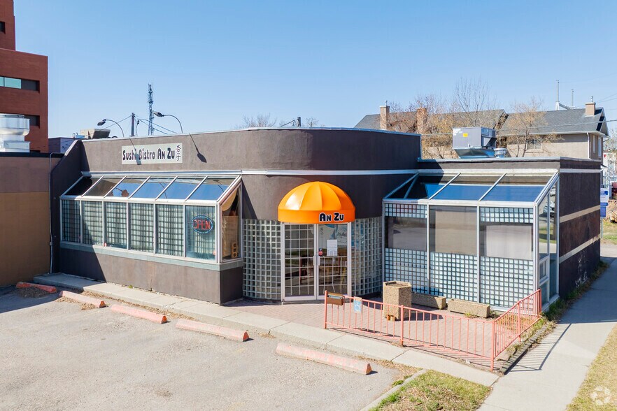107 17 Ave NW, Calgary, AB for sale - Primary Photo - Image 1 of 3