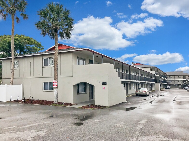 900 S Peninsula Dr, Daytona Beach, FL for sale - Building Photo - Image 3 of 3