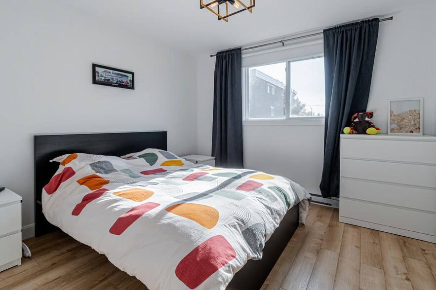 554 Av Du Fleuve, Québec, QC for sale - Interior Photo - Image 3 of 5