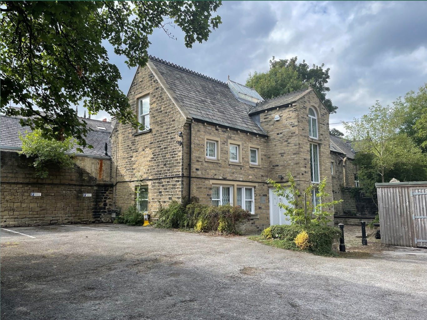 5 Waverley Rd, Huddersfield for sale Primary Photo- Image 1 of 1
