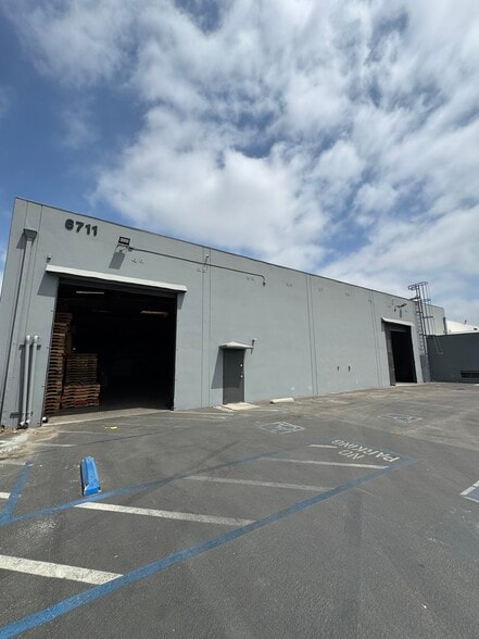 6711 Odessa Ave, Van Nuys, CA for lease - Building Photo - Image 3 of 4