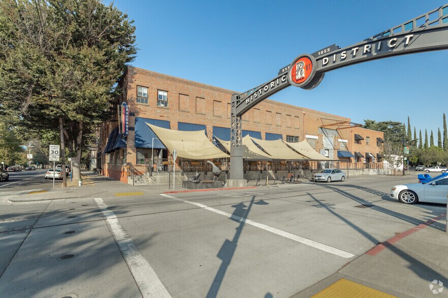 10151021 R St, Sacramento, CA 95811