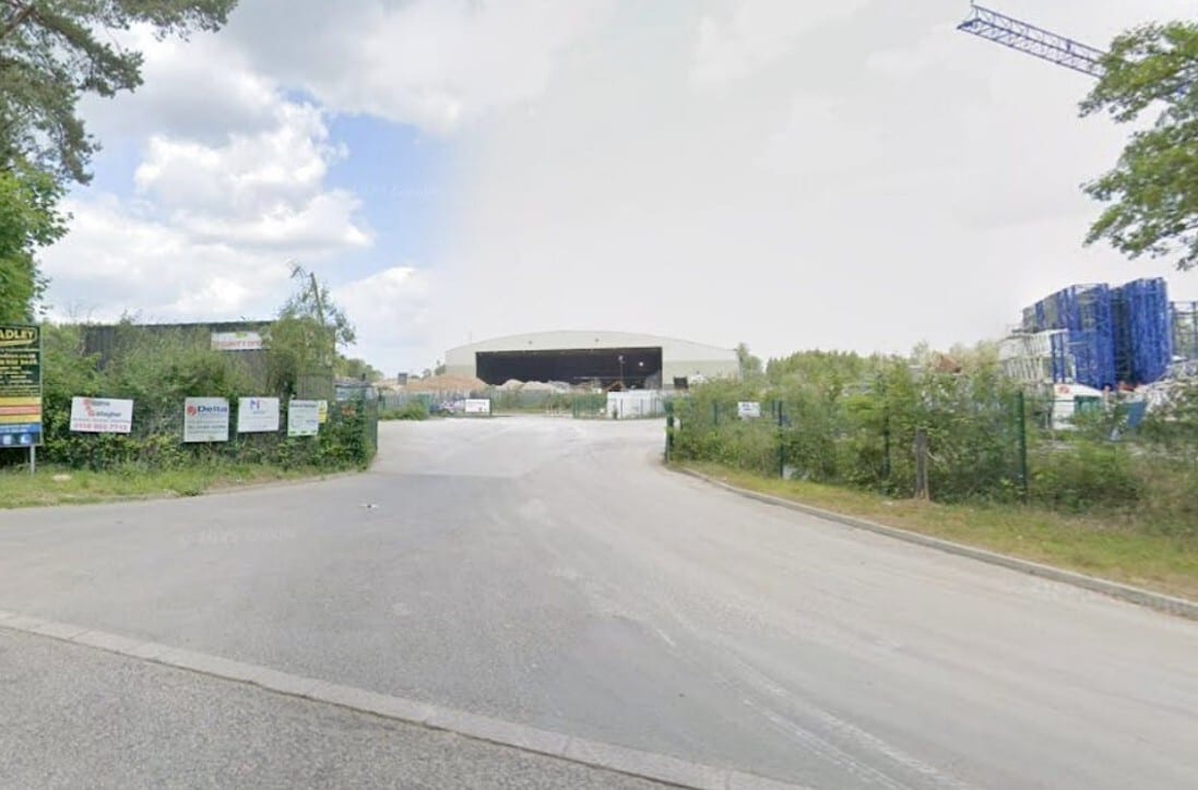 Deans Copse Road, Theale for lease Primary Photo- Image 1 of 3