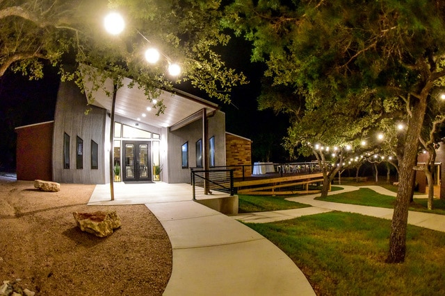 601 Sandy Point Rd, Wimberley, TX for sale - Primary Photo - Image 1 of 113