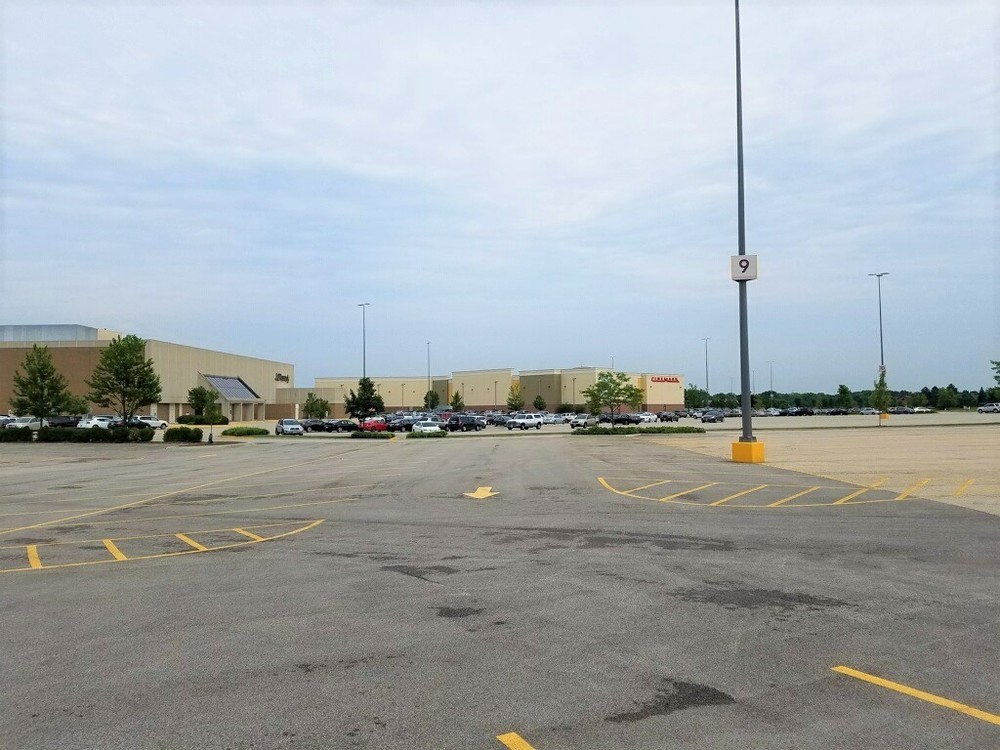 3340 Mall Loop Dr, Joliet, IL 60431 | LoopNet