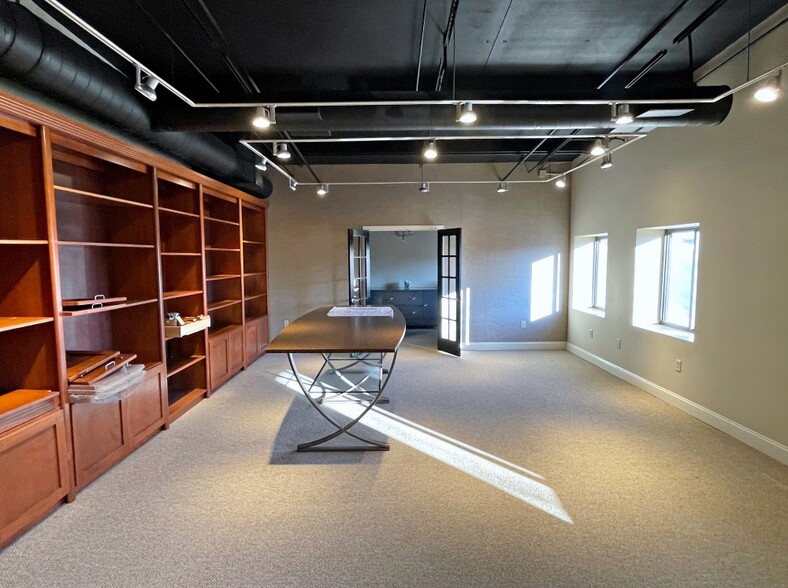 7 Micro Dr, Woburn, MA for lease - Building Photo - Image 2 of 7