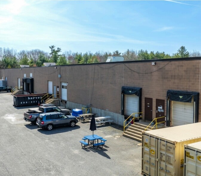 84 October Hill Rd, Holliston, MA for lease - Building Photo - Image 2 of 14