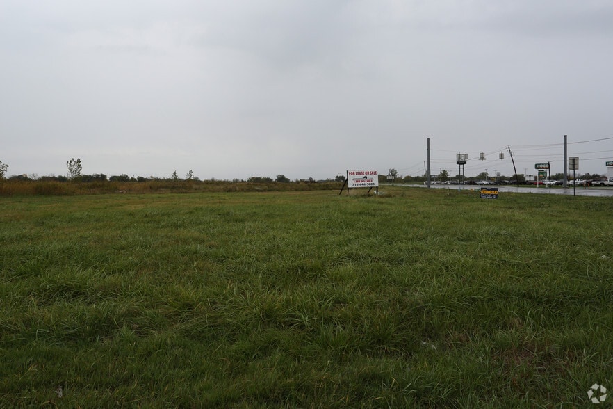 2050 Niagara Falls Blvd, Niagara Falls, NY for sale - Primary Photo - Image 1 of 1