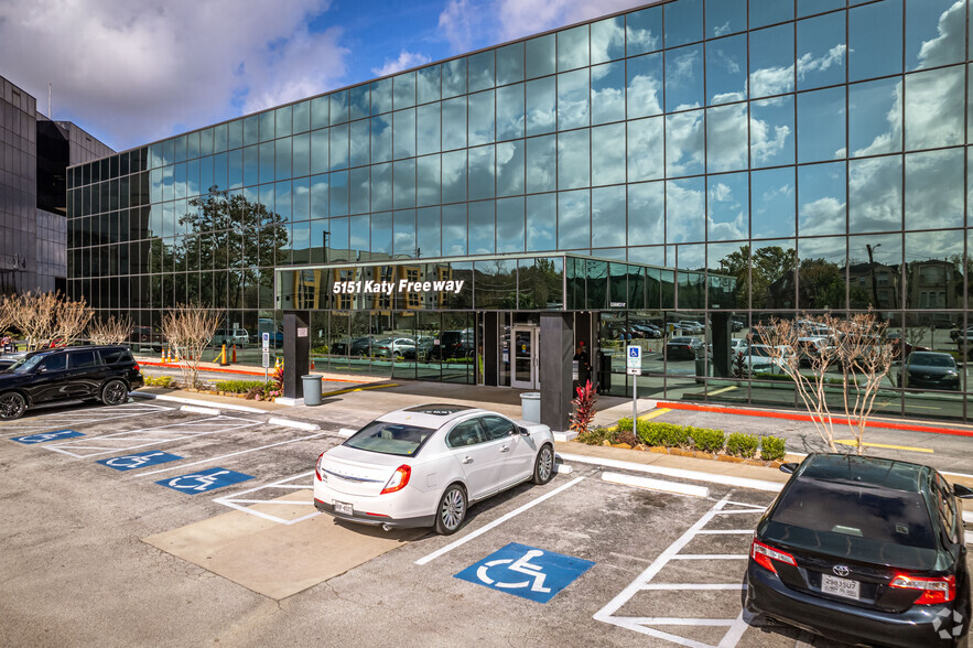 5151 Katy Fwy, Houston, TX for lease - Building Photo - Image 3 of 13