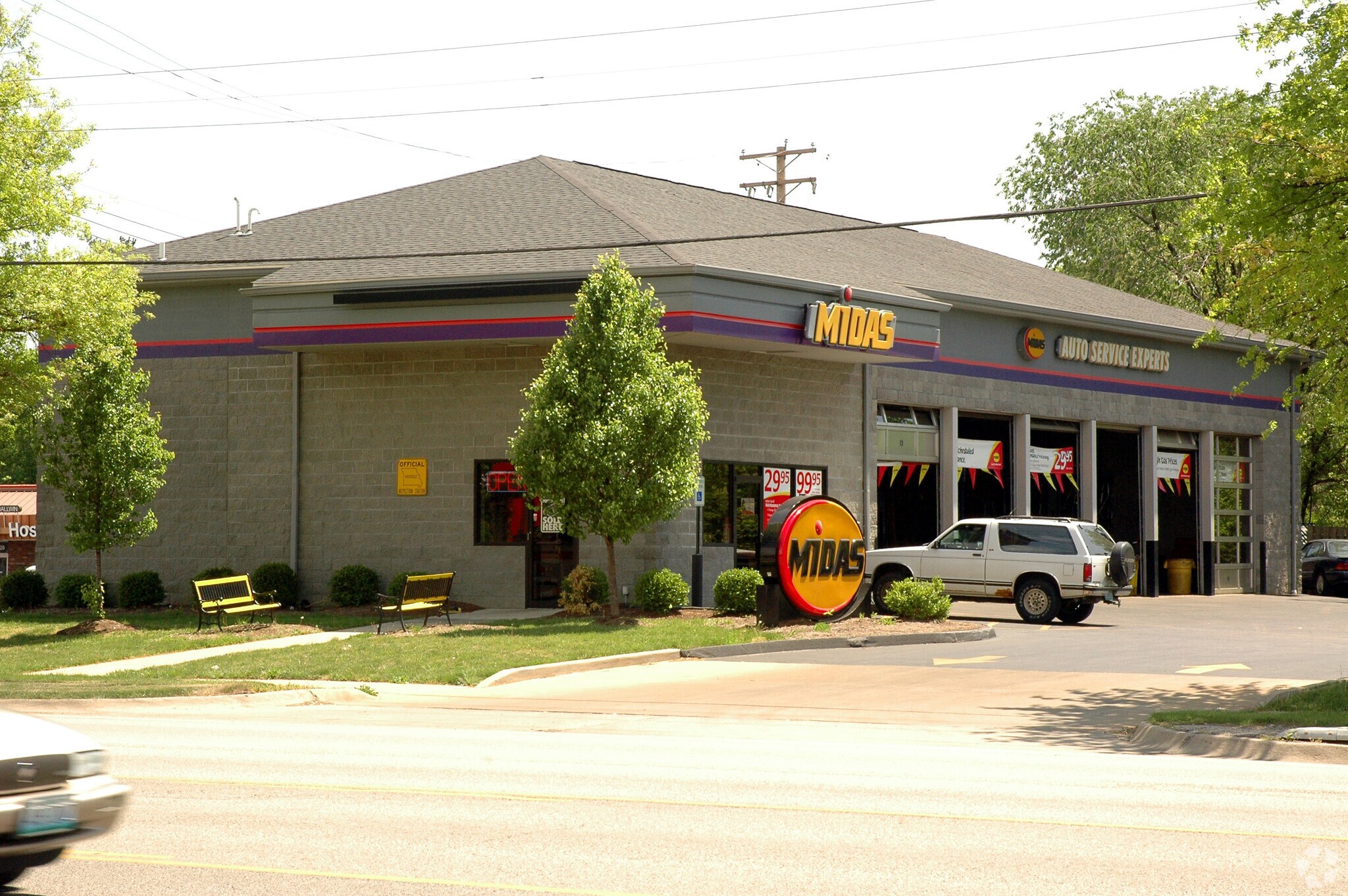 15230 Manchester Rd, Ballwin, MO 63011