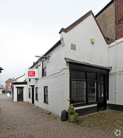 Angel Courtyard, Lymington for sale - Primary Photo - Image 1 of 1