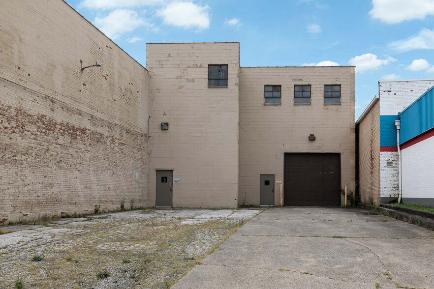 24000 Lakeland Blvd, Euclid, OH for sale - Building Photo - Image 3 of 33