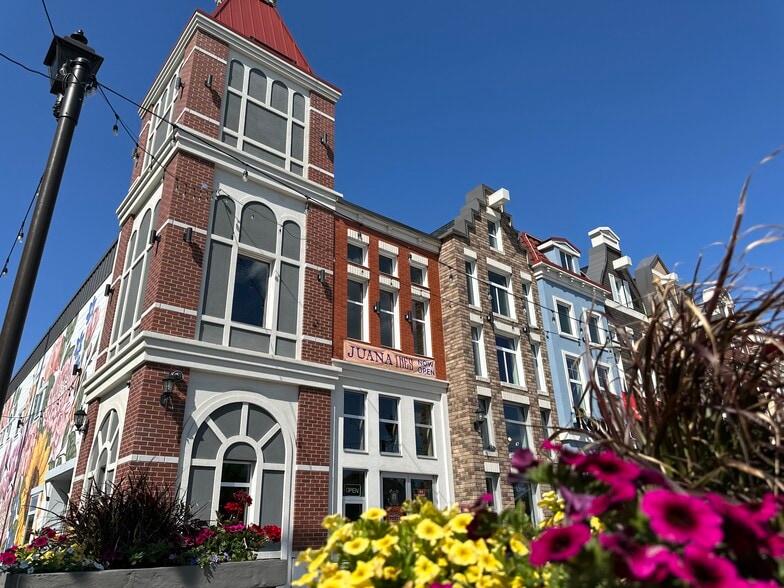 10704 120 St NW, Edmonton, AB for lease - Building Photo - Image 2 of 43