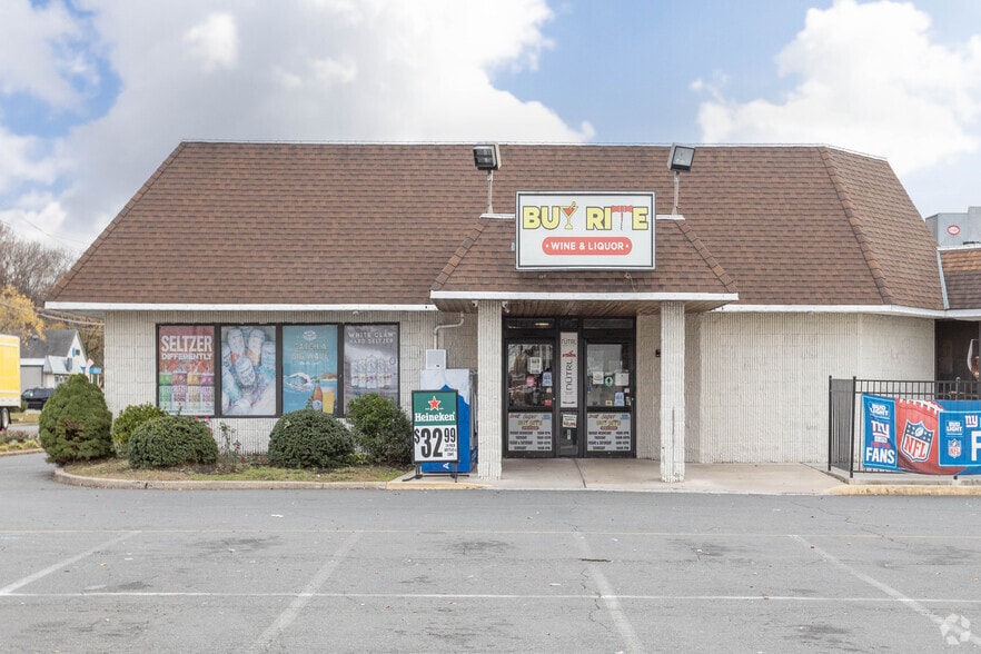 661 State Highway 33, Hamilton, NJ for lease - Building Photo - Image 3 of 3