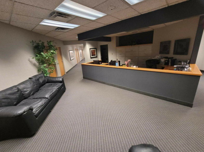 20800 Southfield Rd, Southfield, MI for lease - Interior Photo - Image 2 of 14